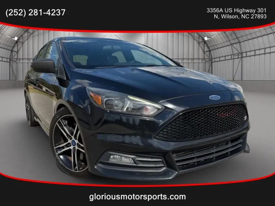 2017 Ford Focus ST photo 1
