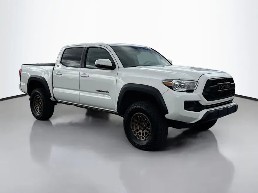 2022 Toyota Tacoma SR5 V6 photo 1