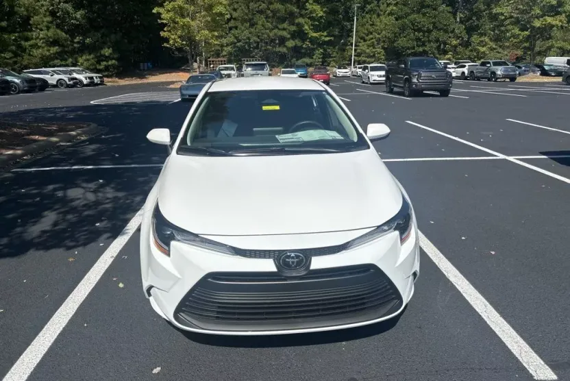 2026 Toyota Corolla LE photo 1