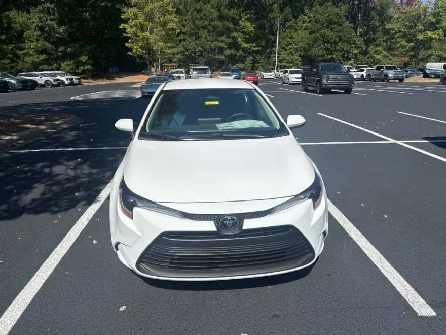 2026 Toyota Corolla LE photo 1