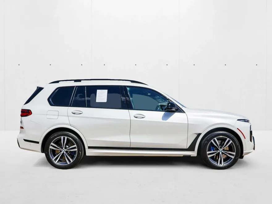 2025 Bmw X7 M60i photo 1