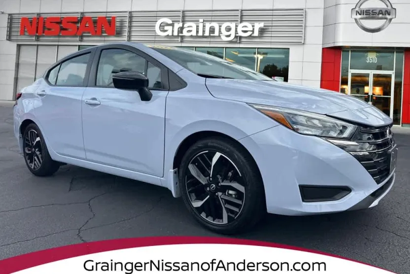 2024 Nissan Versa SR photo 1