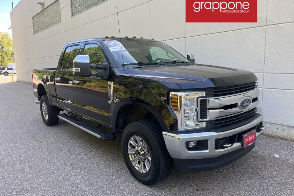 2019 Ford F-350 XLT photo 1
