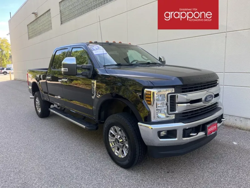 2019 Ford F-350 XLT photo 1