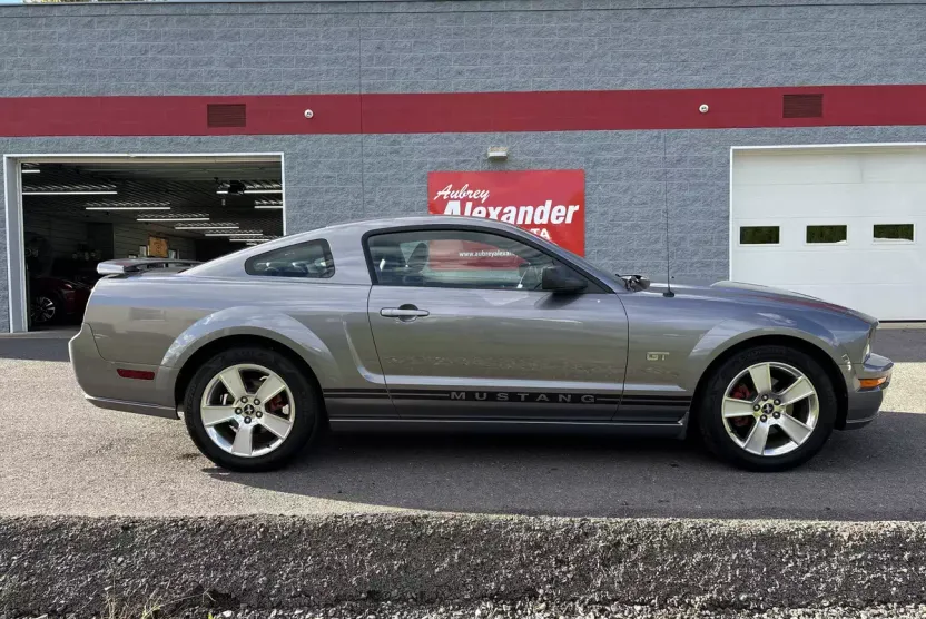 2006 Ford Mustang GT Premium photo 1