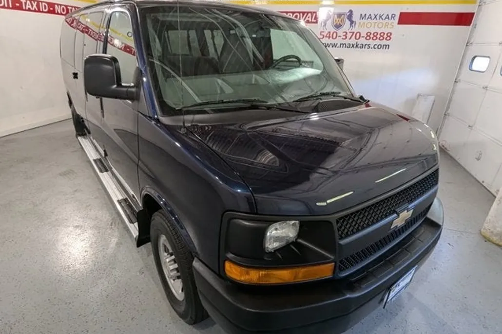 2013 Chevrolet Express Passenger 3500 photo 1