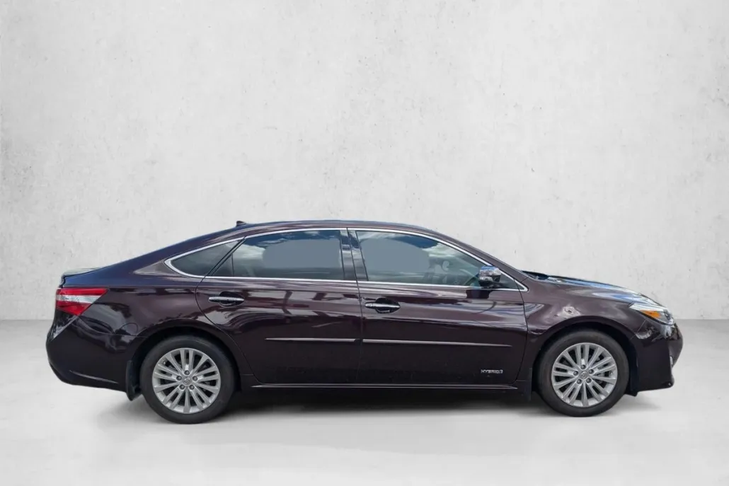 2015 Toyota Avalon Hybrid Limited photo 1