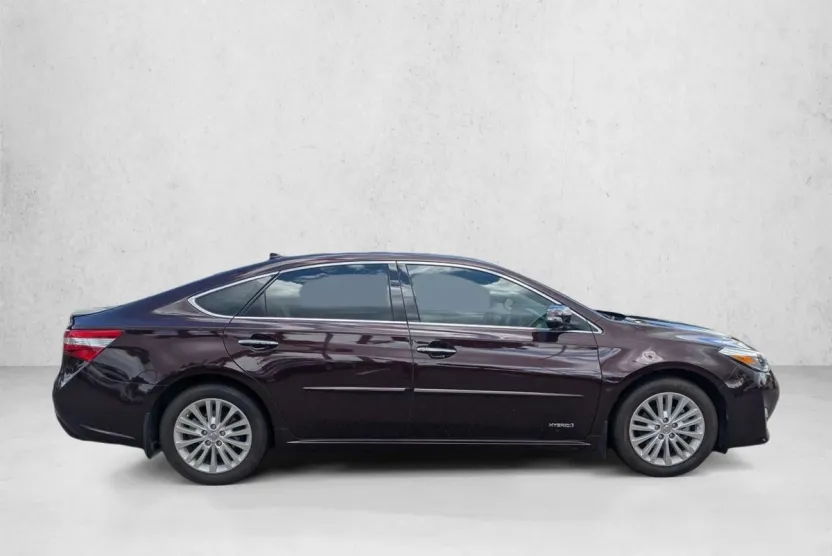 2015 Toyota Avalon Hybrid Limited photo 1