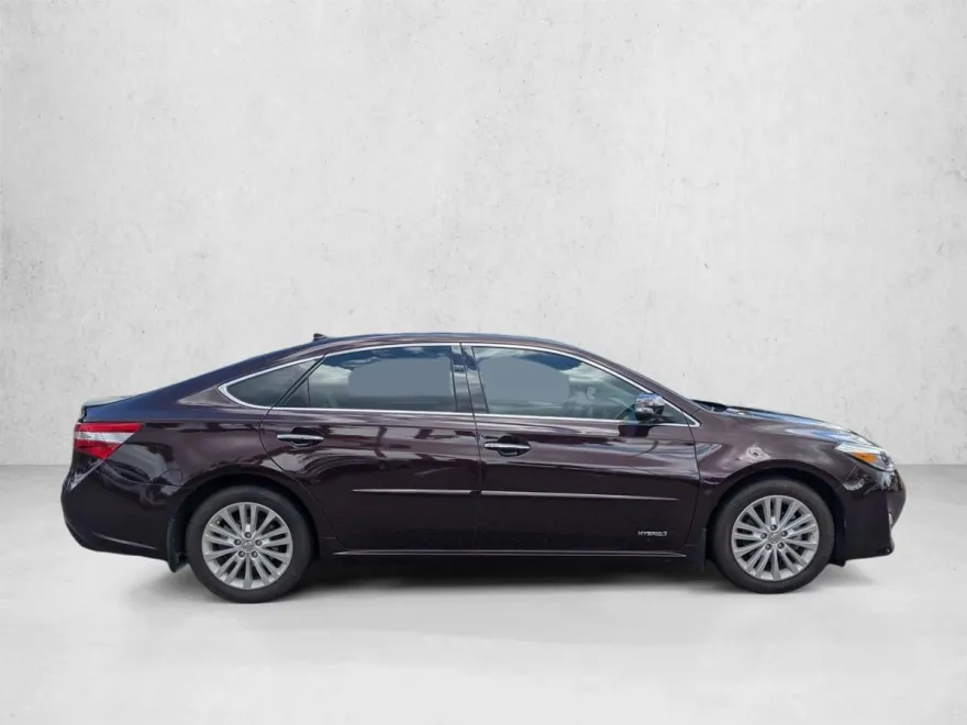 2015 Toyota Avalon Hybrid Limited photo 1