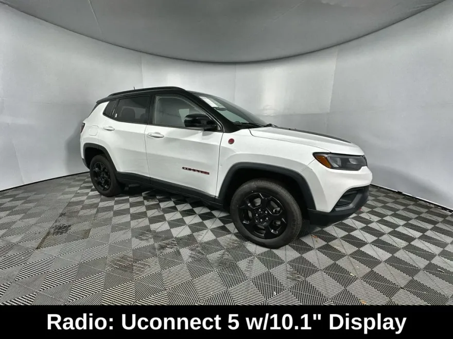 2023 Jeep Compass Trailhawk photo 1