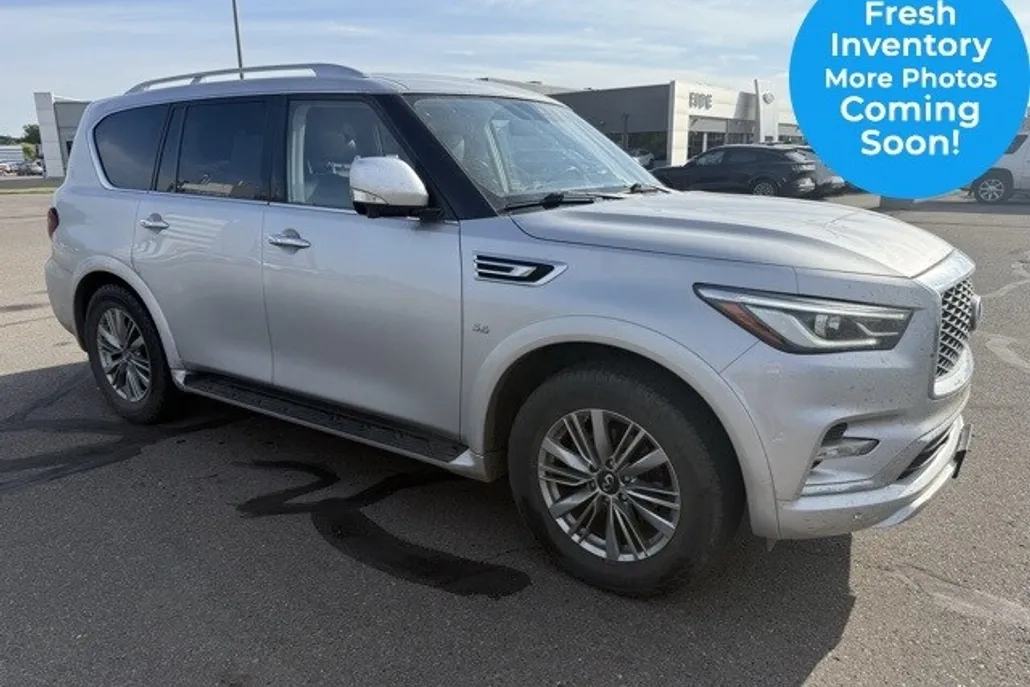 2020 Infiniti QX80 Luxe photo 1