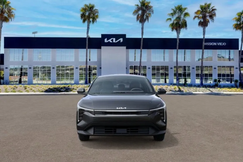 2025 Kia K4 LXS photo 1