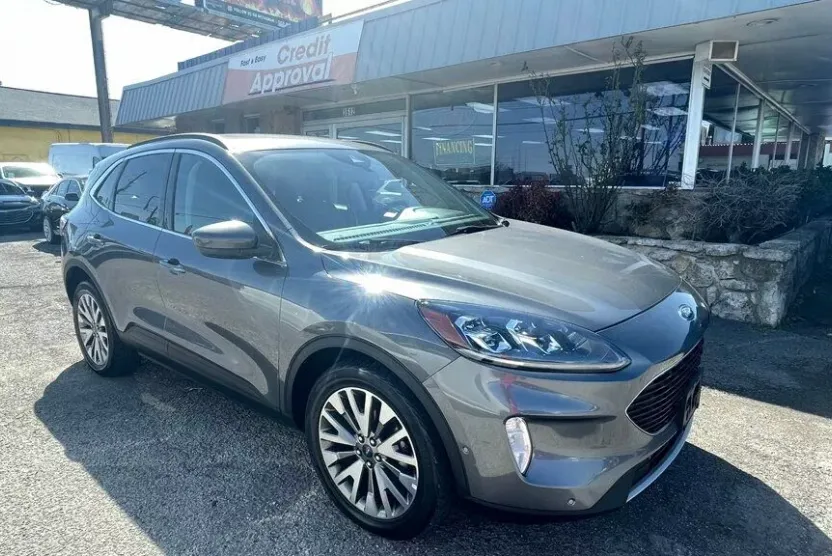 2021 Ford Escape Titanium photo 1