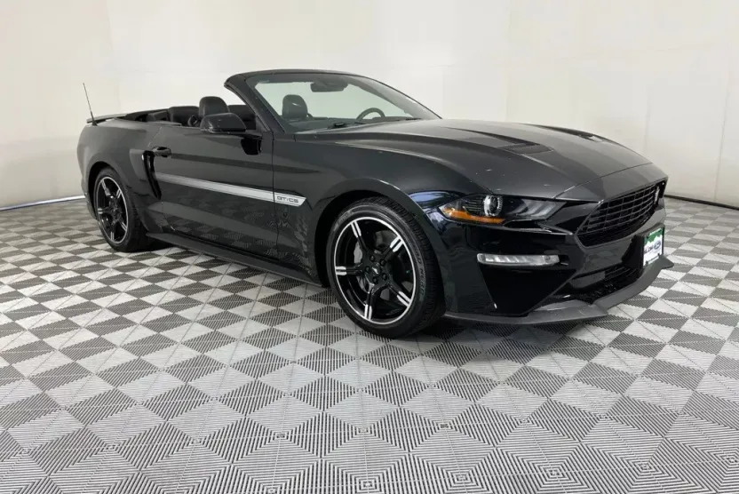 2021 Ford Mustang GT Premium Convertible photo 1