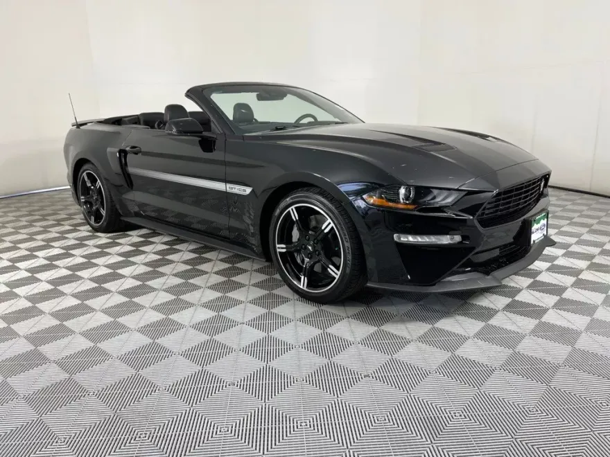 2021 Ford Mustang GT Premium Convertible photo 1