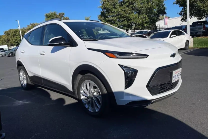 2022 Chevrolet Bolt EUV photo 1