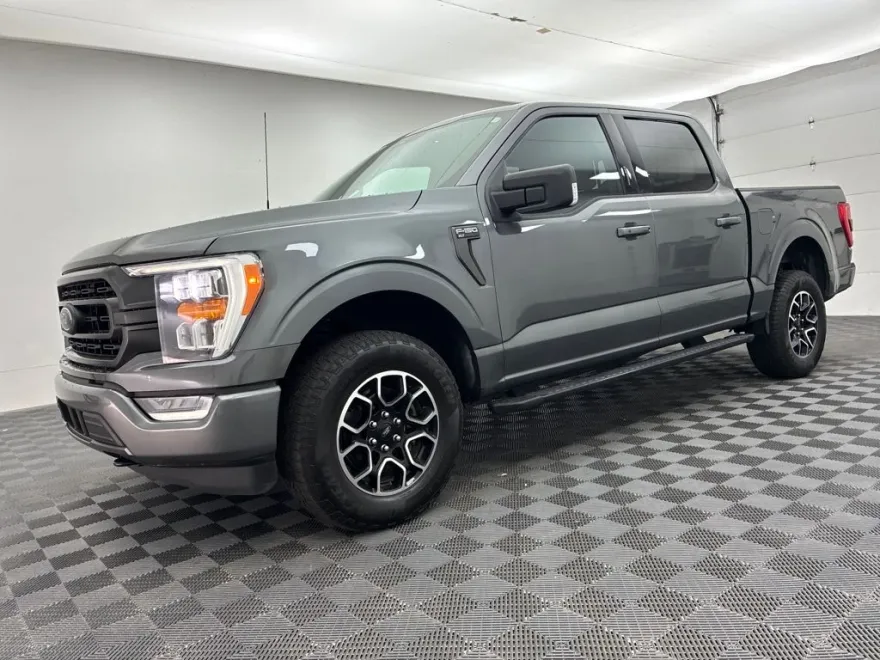 2023 Ford F-150 XLT photo 1
