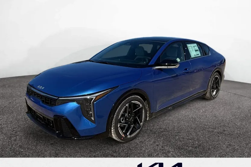 2025 Kia K4 GT-Line photo 1