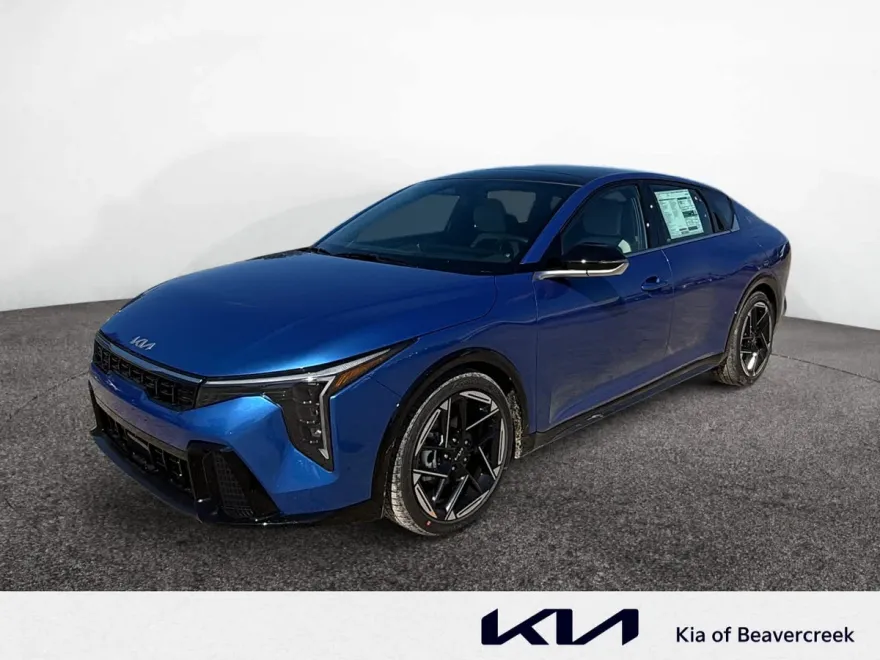 2025 Kia K4 GT-Line photo 1