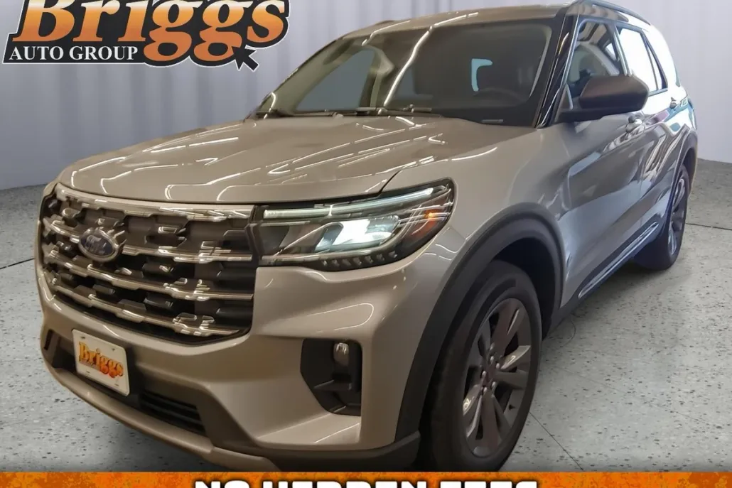 2025 Ford Explorer photo 1