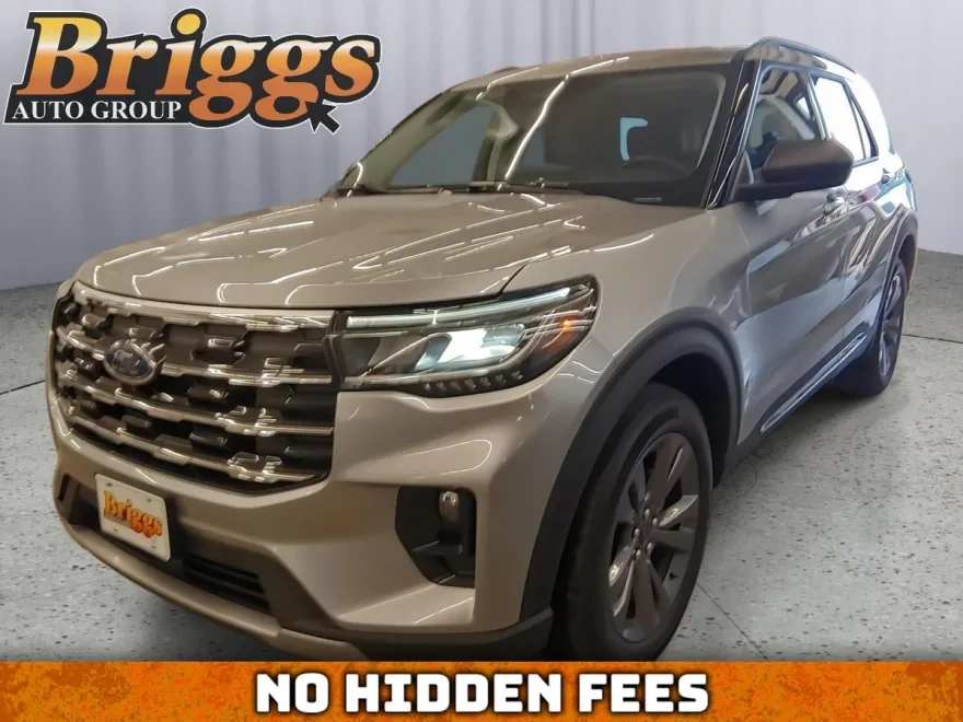 2025 Ford Explorer photo 1
