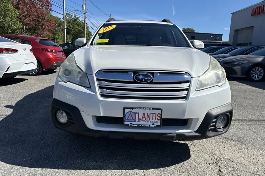 2013 Subaru Outback 2.5i Premium photo 1