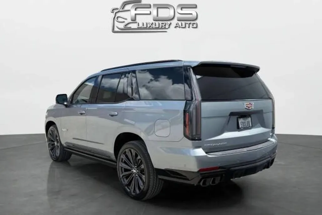 2025 Cadillac Escalade V-Series photo 1