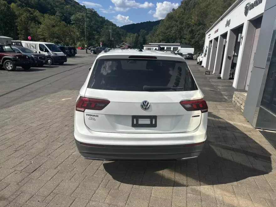 2020 Volkswagen Tiguan S photo 1