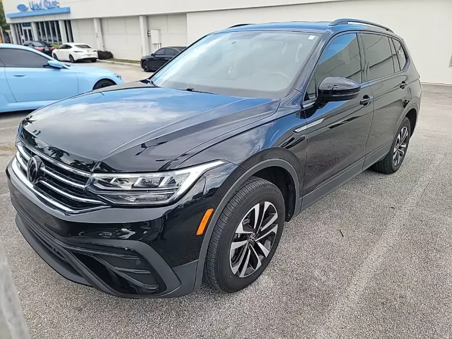2022 Volkswagen Tiguan S photo 1