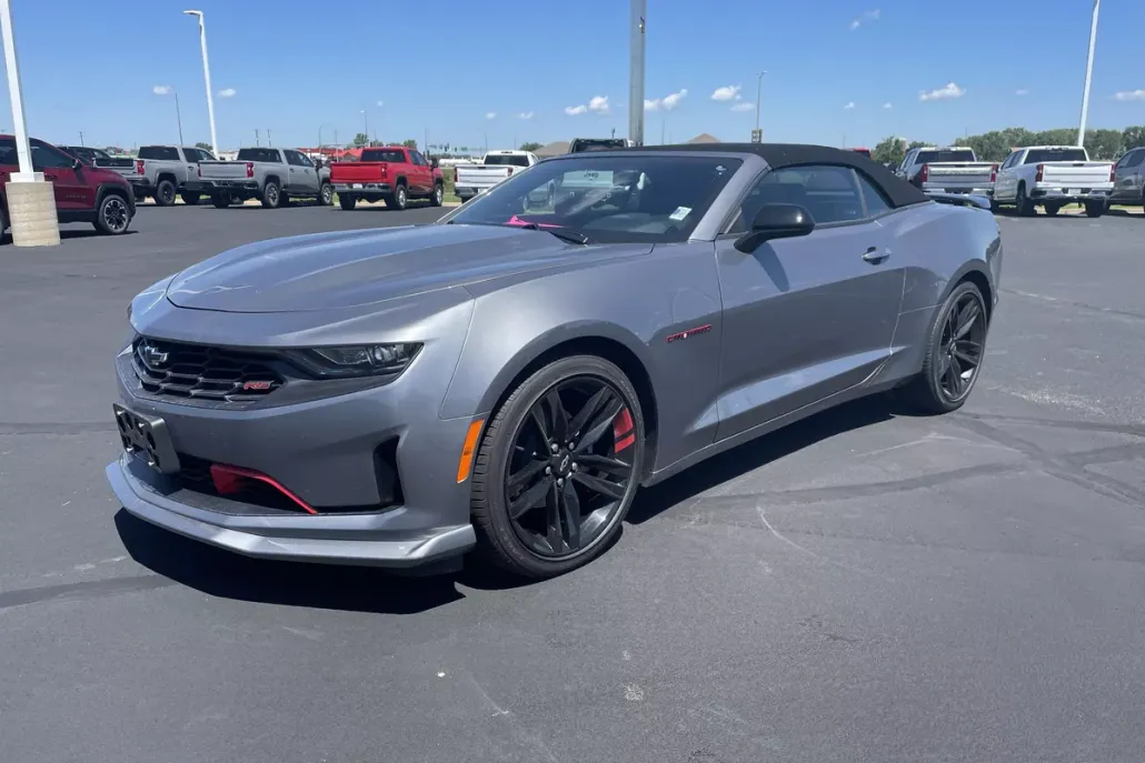 2021 Chevrolet Camaro 2LT photo 1