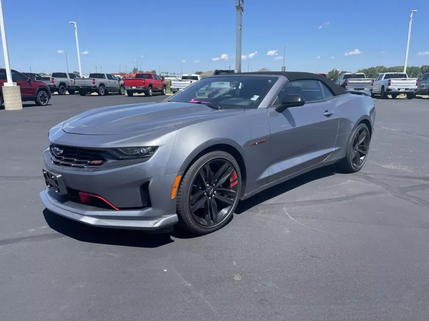 2021 Chevrolet Camaro 2LT photo 1