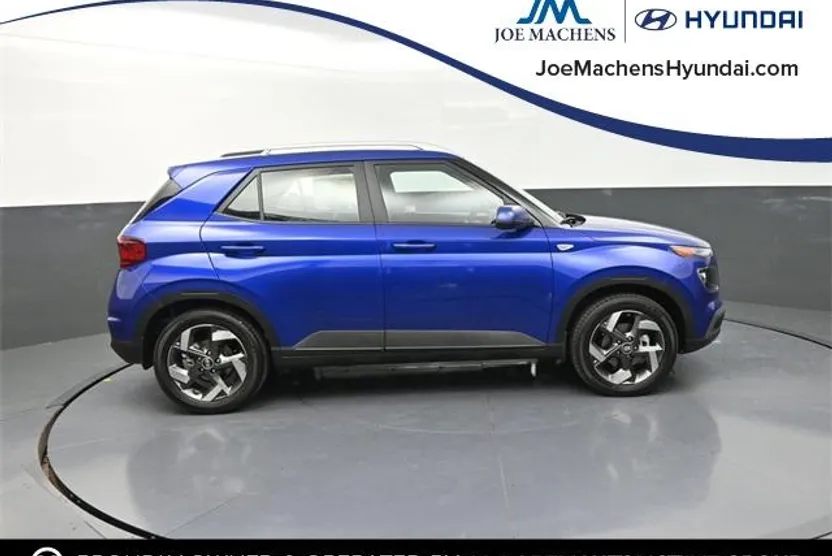 2025 Hyundai Venue SEL photo 1