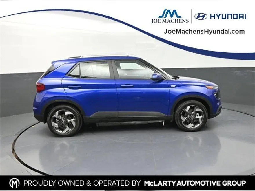 2025 Hyundai Venue SEL photo 1