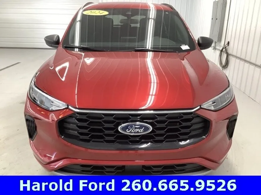 2024 Ford Escape ST-Line photo 1