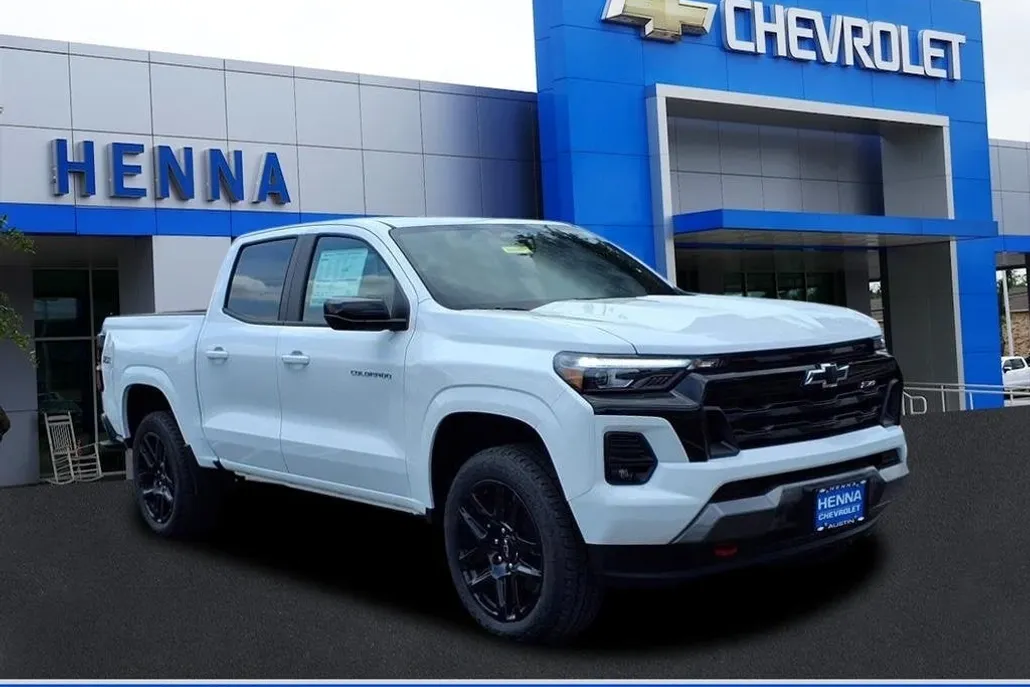2025 Chevrolet Colorado Z71 photo 1