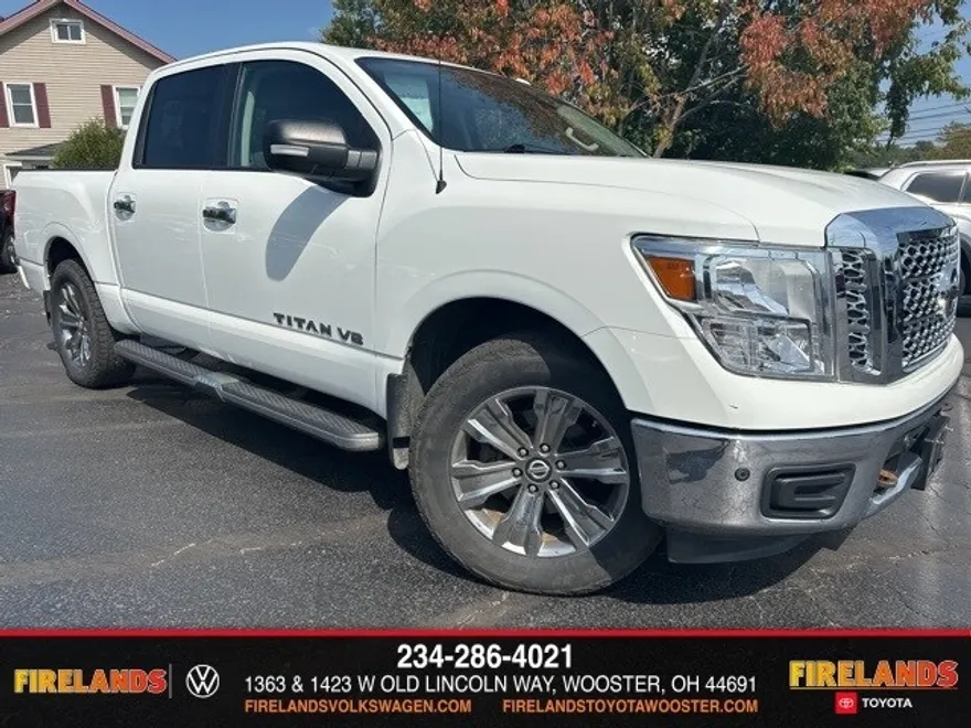 2018 Nissan Titan SV photo 1