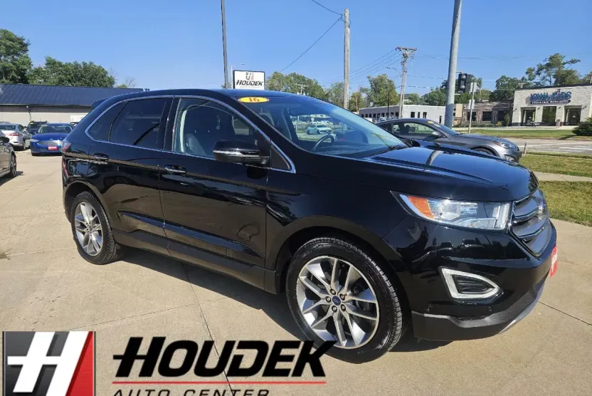 2016 Ford Edge Titanium photo 1