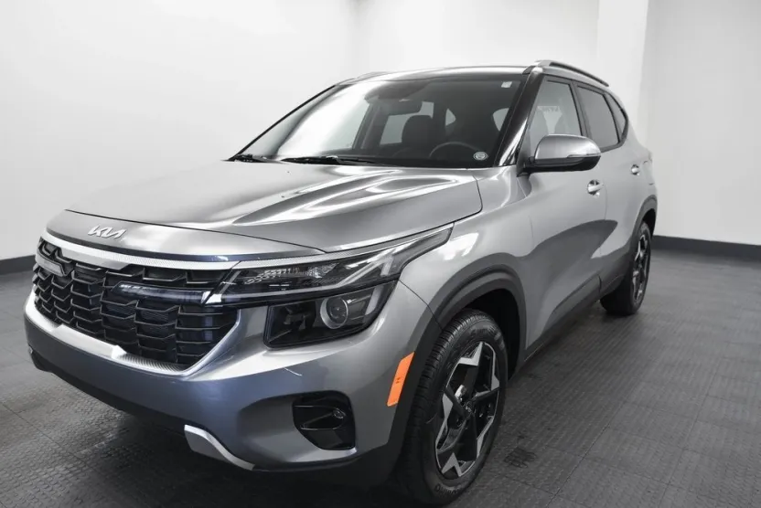 2025 Kia Seltos S photo 1