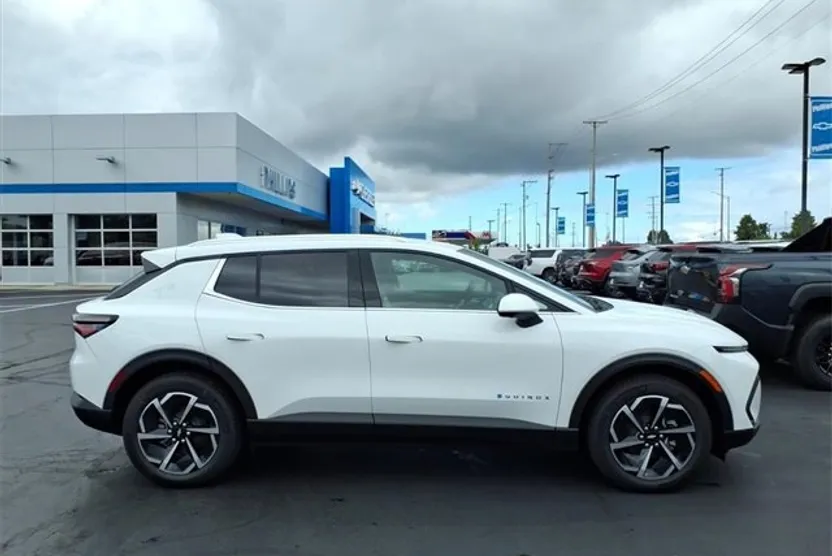 2026 Chevrolet Equinox EV 1LT photo 1