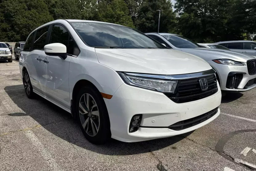 2024 Honda Odyssey Touring photo 1