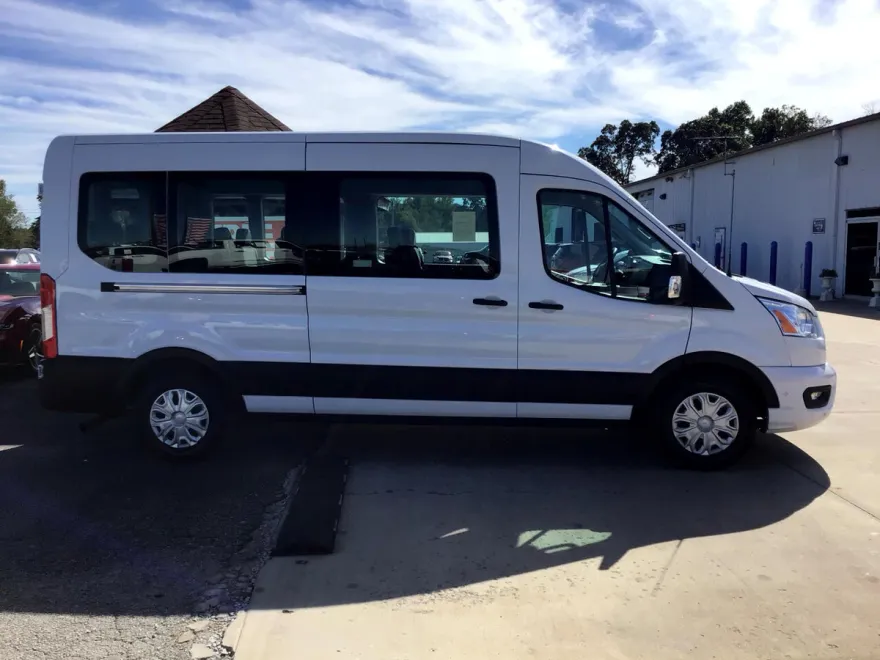 2021 Ford Transit Passenger XLT photo 1