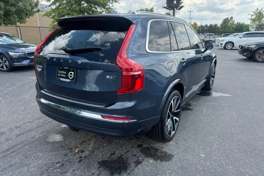 2024 Volvo XC90 Plus photo 1