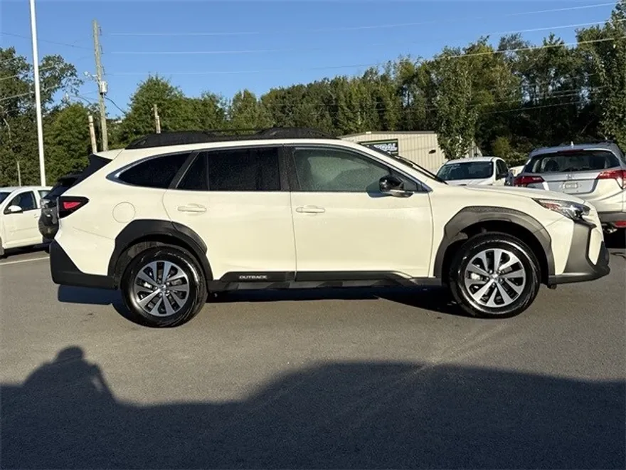 2024 Subaru Outback Premium photo 1