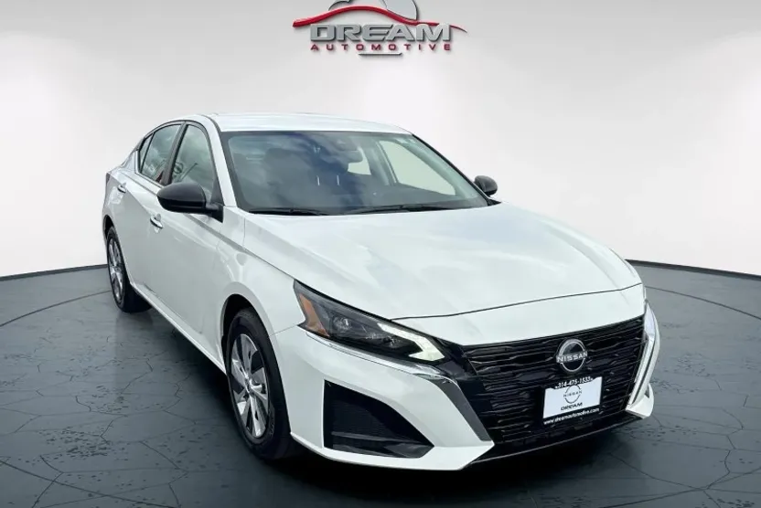 2025 Nissan Altima S photo 1