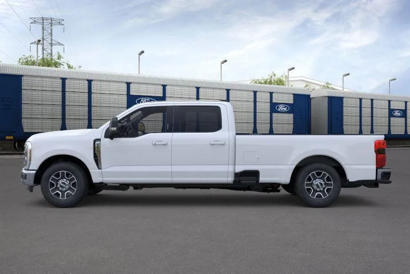 2026 Ford F-250 Lariat photo 1