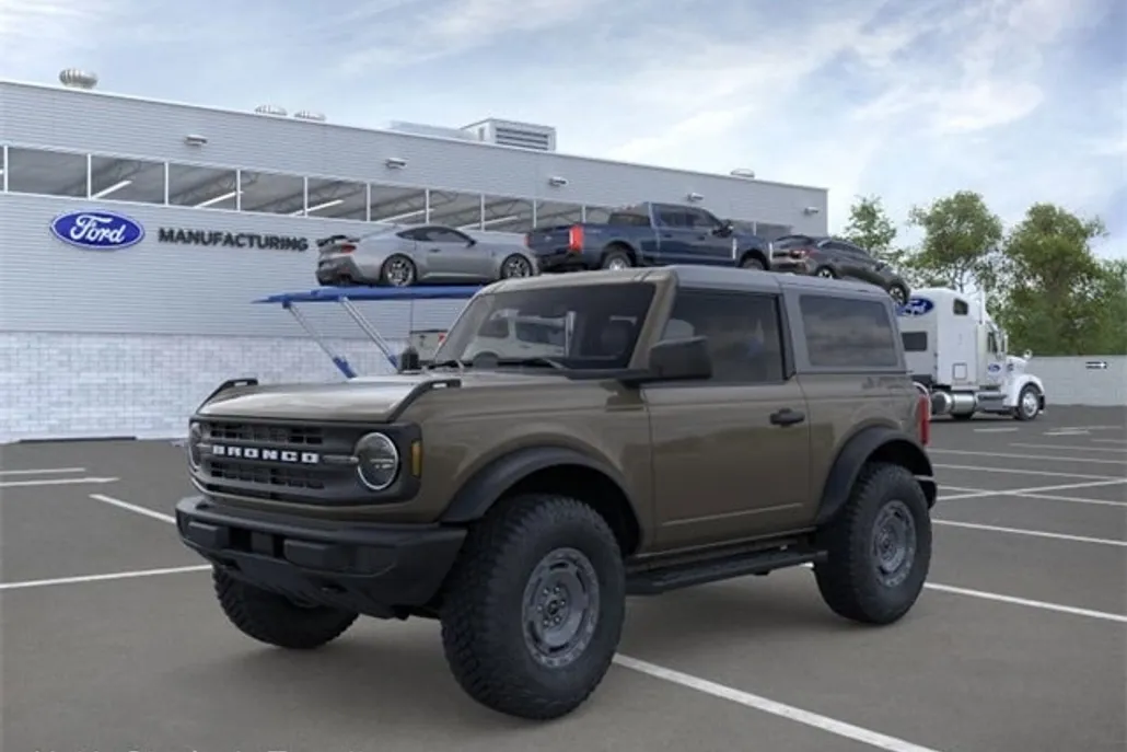 2025 Ford Bronco Base photo 1