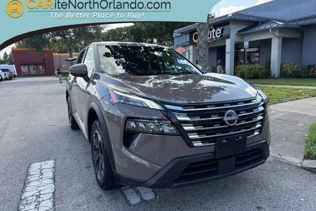 2024 Nissan Rogue SV photo 1