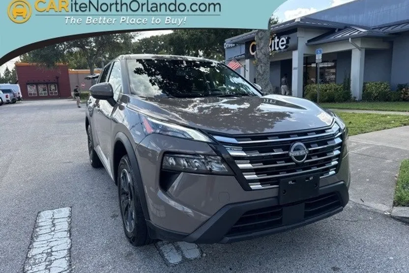 2024 Nissan Rogue SV photo 1