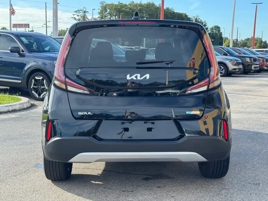 2025 Kia Soul EX photo 1
