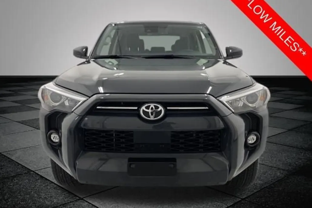 2024 Toyota 4Runner SR5 photo 1